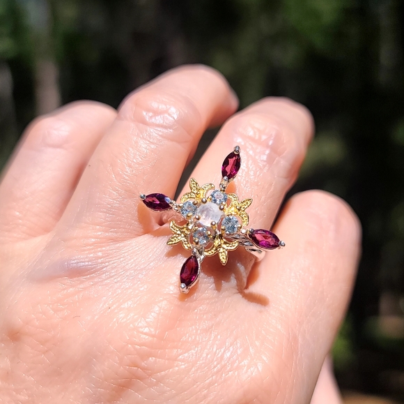 STUNNING Moonstone blue Topaz Red Rhodolite sterling & gold fleur-de-li ring sz8 - Picture 5 of 7